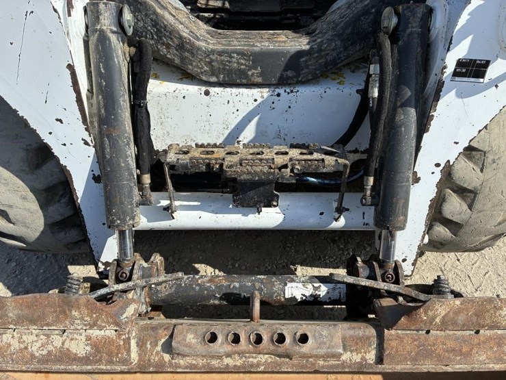 2023-bobcat-s590-image-8