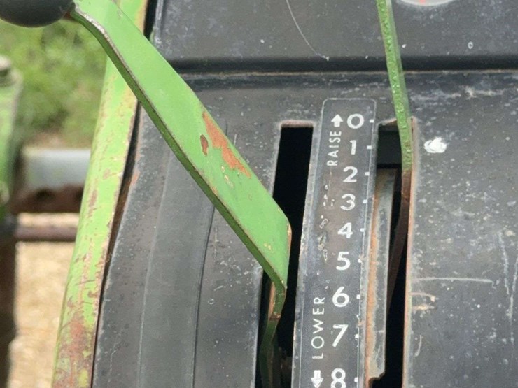john-deere-3020-image-25