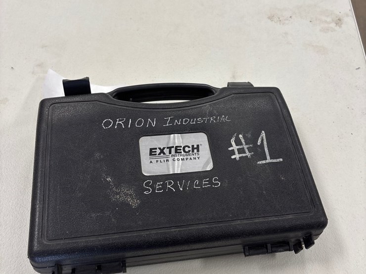 #4027-•-extech-insturments-digital-megohmmeter-with-leads-and-case-image-3