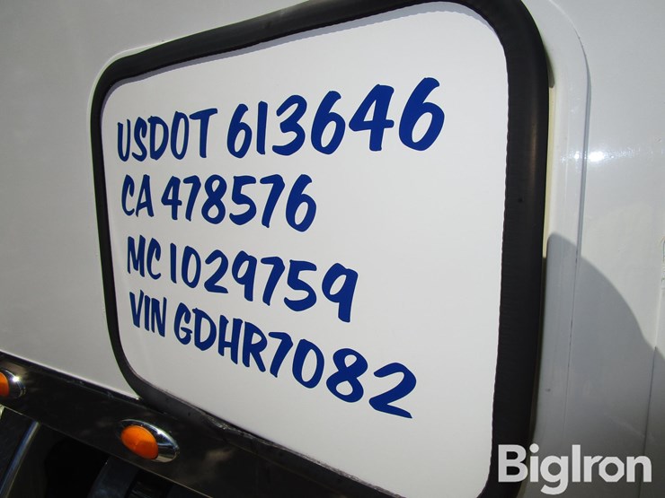2016-freightliner-122sd-image-17