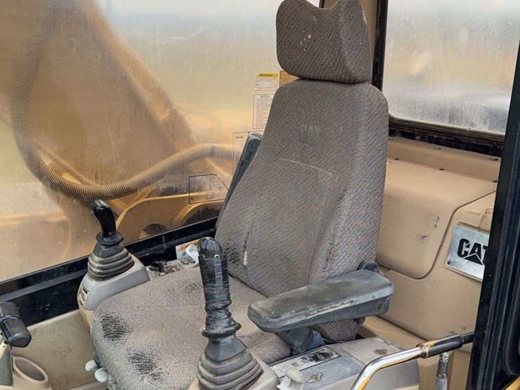 caterpillar-325b-image-32