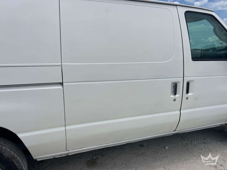 2007-ford-cargo-image-28