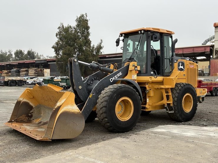 2019-deere-624l-image-1
