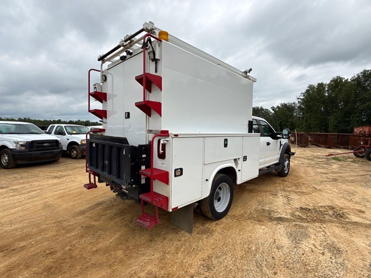 2019-ford-f550-image-4