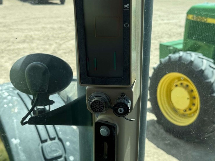 2008-john-deere-8230-image-21