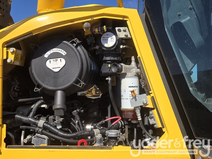 2022-komatsu-d61px-24-image-32