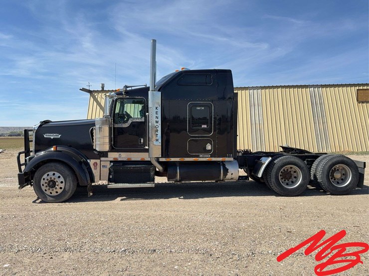2005-kenworth-w900-image-2