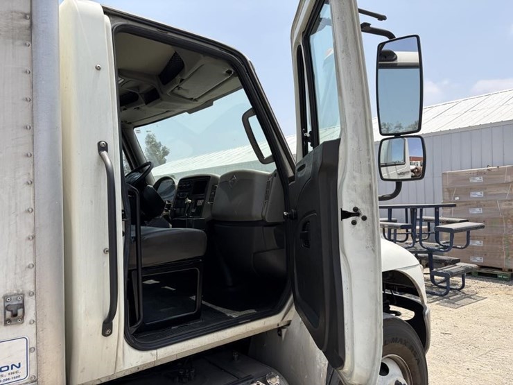 2014-international-durastar-4400-image-10