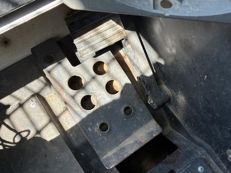 2019-bobcat-t595-image-14