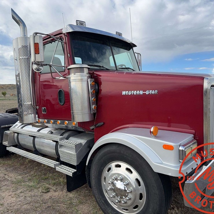 2001 WESTERN STAR 4900