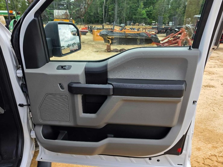 2019-ford-f150-image-10