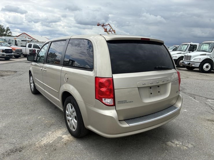 2016-dodge-grand-caravan-image-4