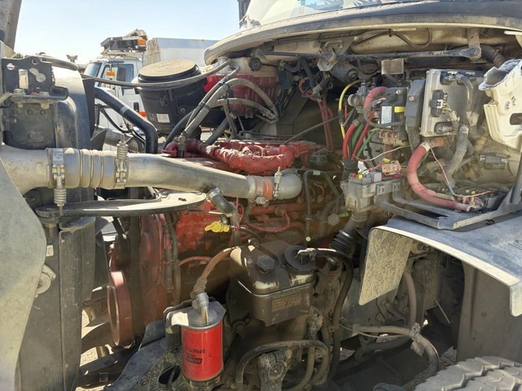 2012-freightliner-114sd-image-8
