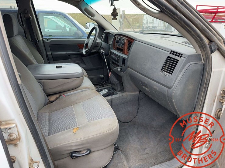 2006-dodge-ram-3500-image-18