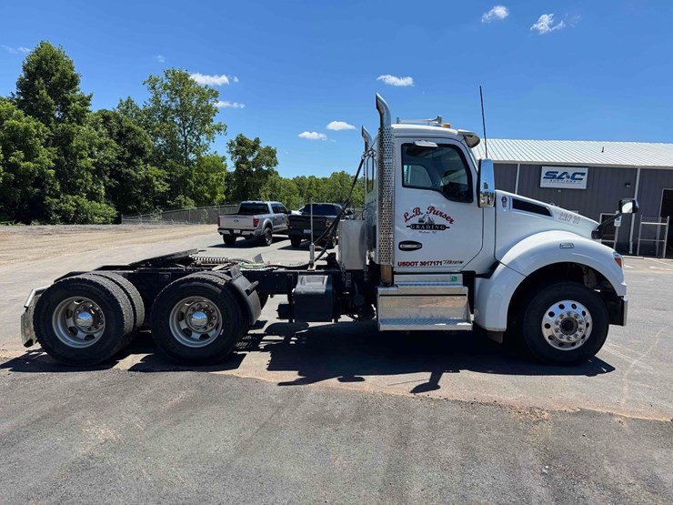 2021-kenworth-t880-image-6