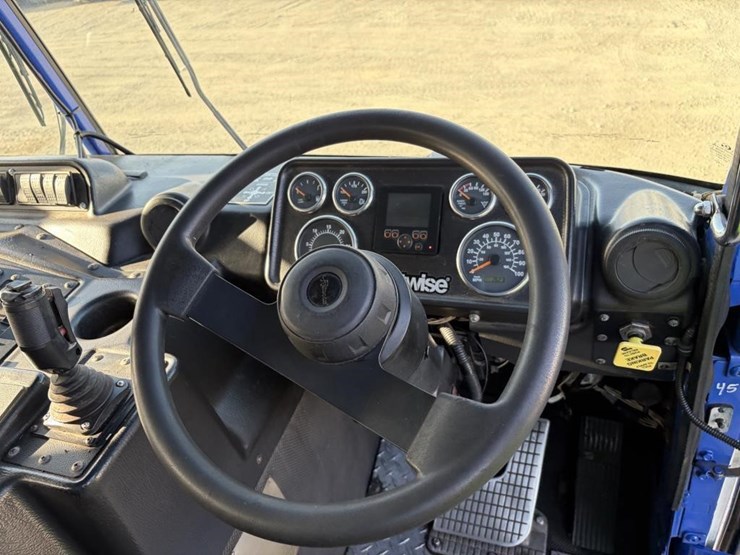 2015-autocar-xpeditor-image-17