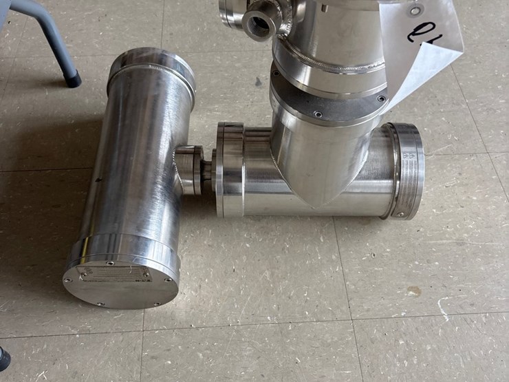 #4040-•-eaton-oxalis--ul-1410-explosion/flameproof-illumination-device-image-1