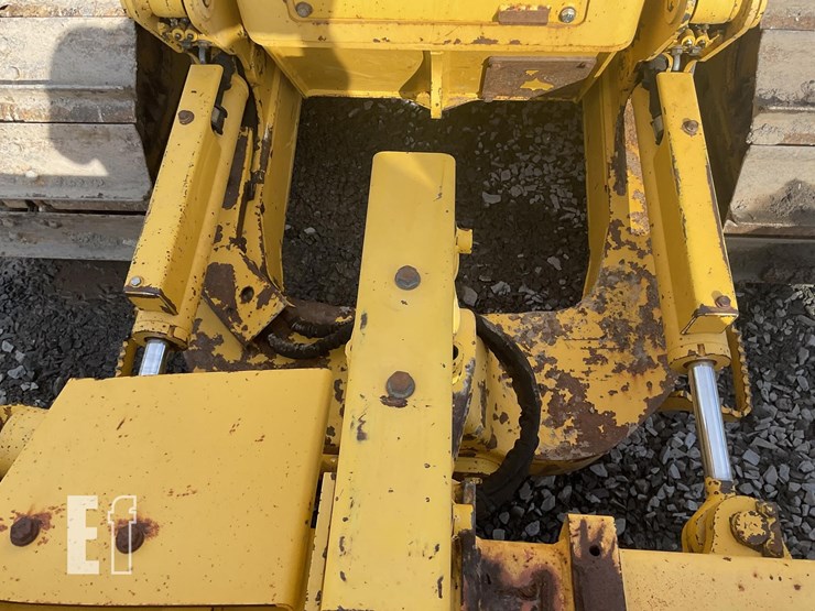 2012-komatsu-d39px-22-image-12