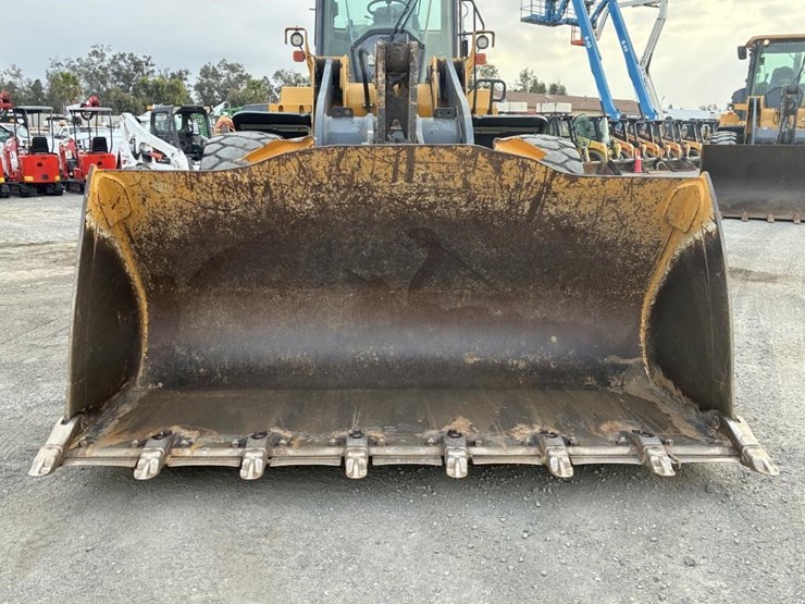 2018-deere-644k-image-7
