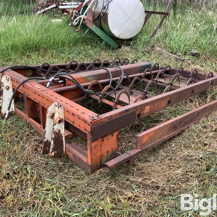 FARMHAND 8 BALE