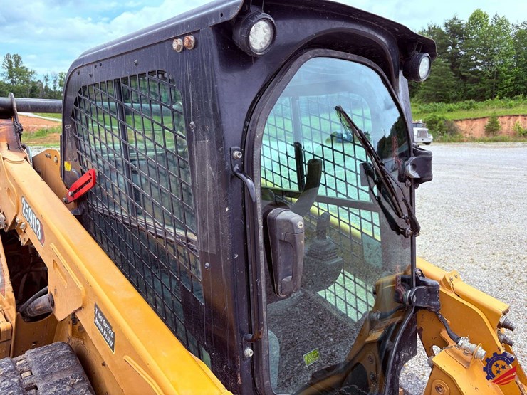 2020-caterpillar-259d3-image-34