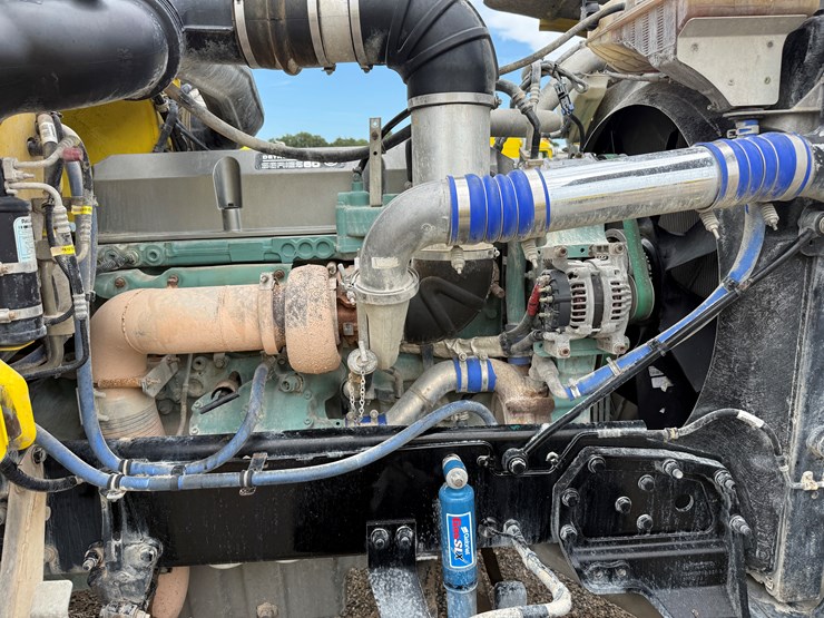 2014-peterbilt-389-image-10