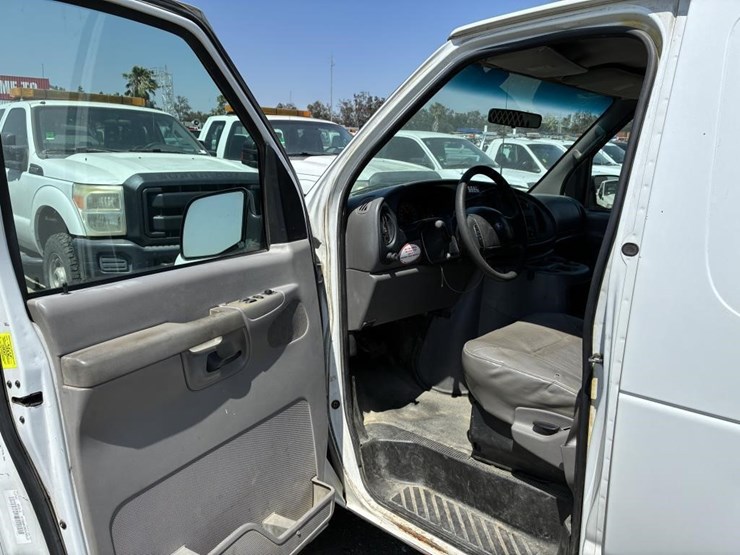 2002-ford-e350-sd-image-15