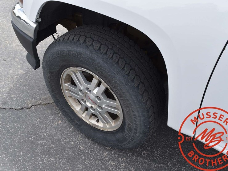 2010-gmc-canyon-sle-image-18