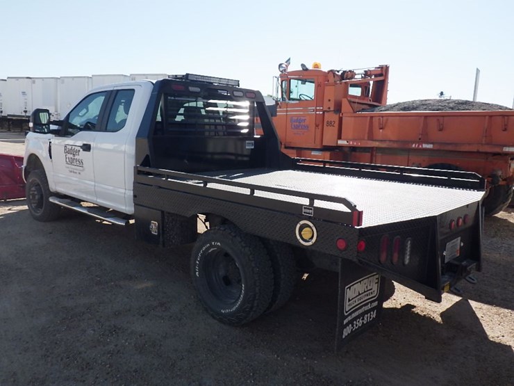 2017-ford-f350-image-11