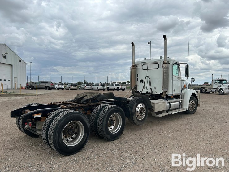 2017-freightliner-coronado-132-image-5