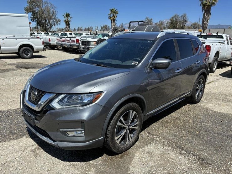 2018-nissan-rogue-image-1