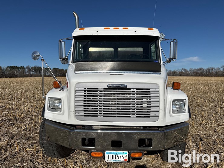 1996-freightliner-fl80-image-2