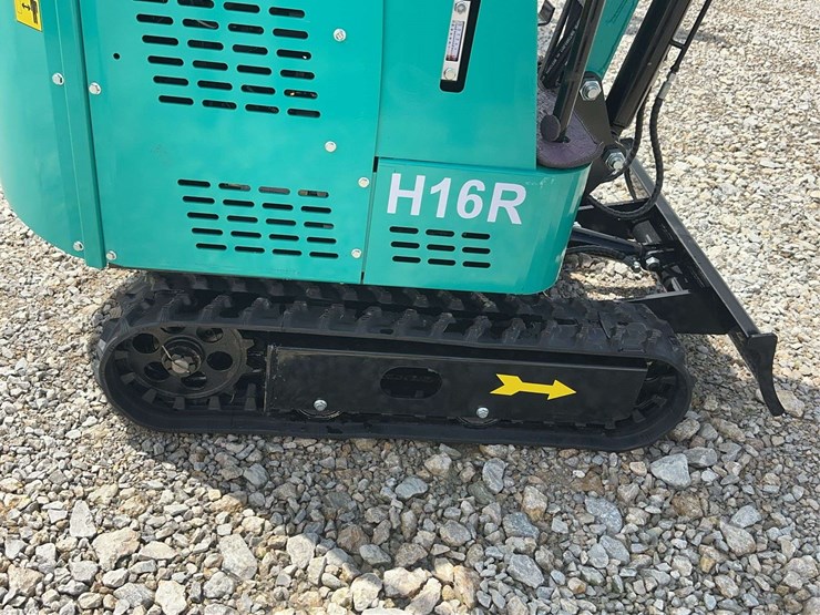 g-industry-h16r-mini-excavator-with-canopy-and-thumb-attachment-image-9