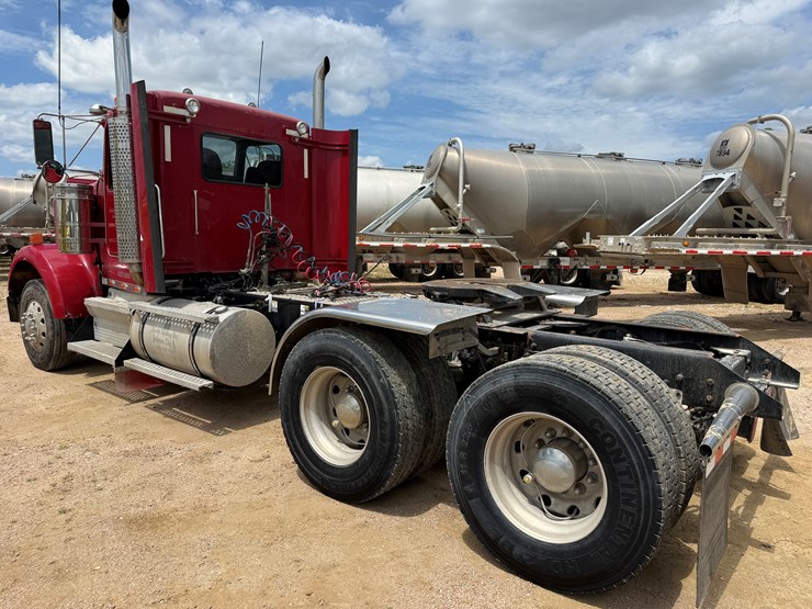 2003-kenworth-w900-image-7