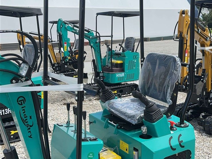 gindustry-cfg-industrial-mh13rx-mini-excavator-image-3