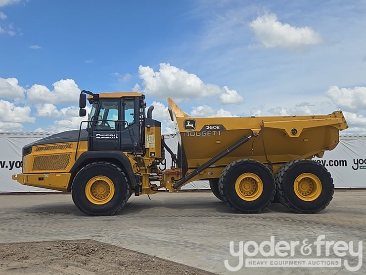 2023-deere-260e-image-2