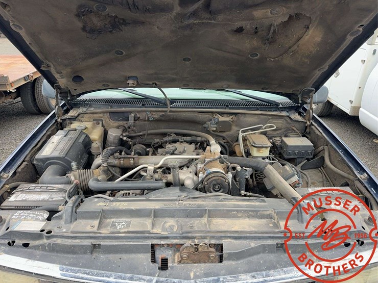 2000-chevrolet-k3500-image-28