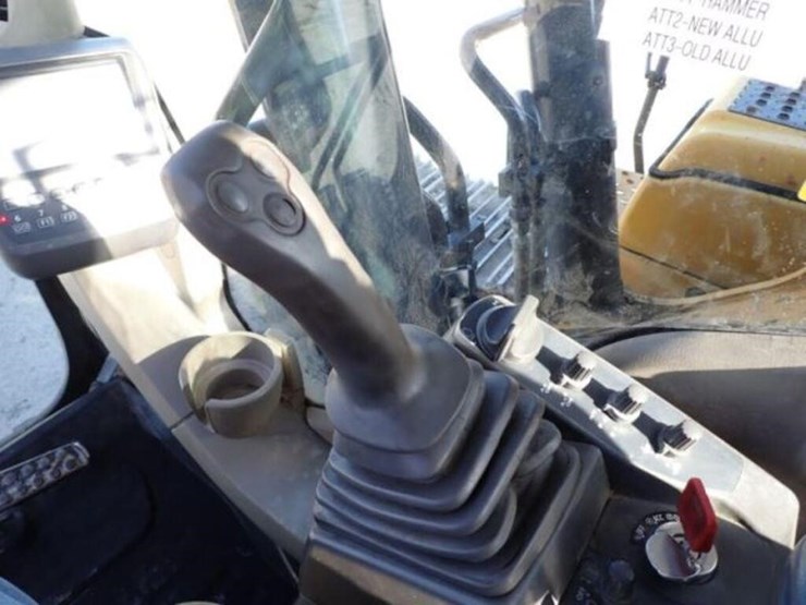 2009-deere-270d-lc-image-12