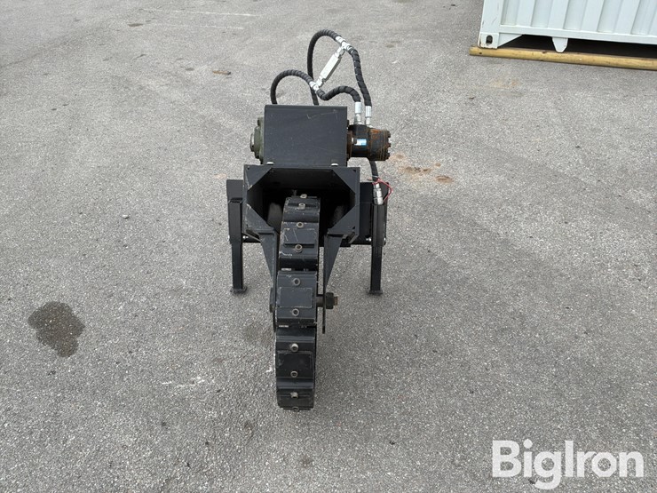 2025-massey-ferguson-730-image-2