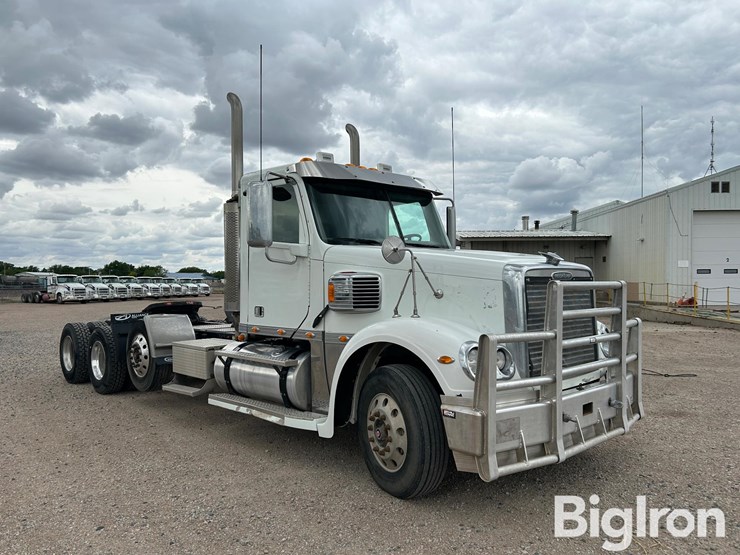 2017-freightliner-coronado-132-image-3