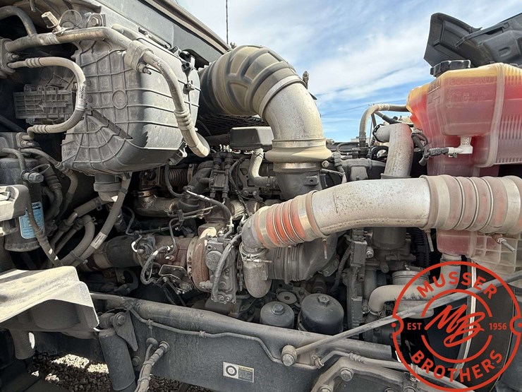 2020-kenworth-t680-image-19