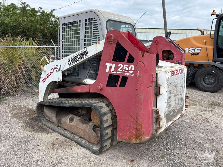 2009-takeuchi-tl250-image-4