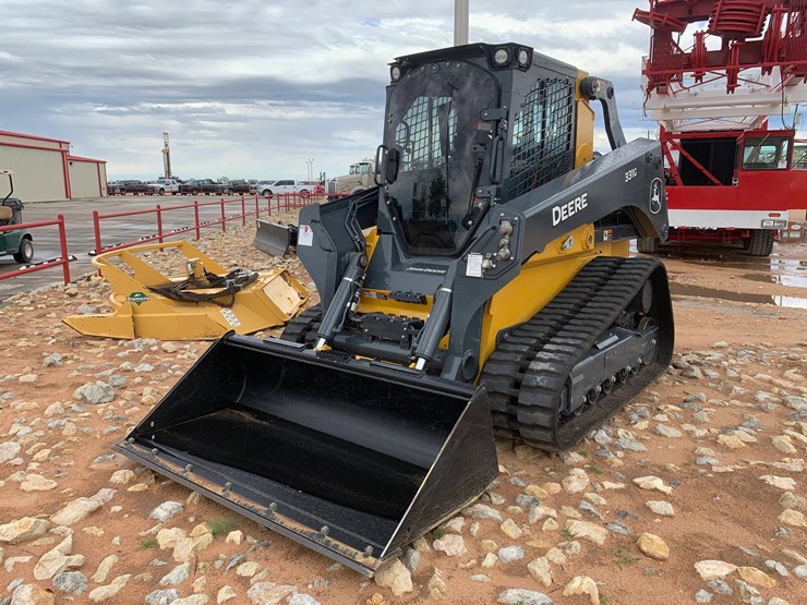 2023-deere-331g-image-3