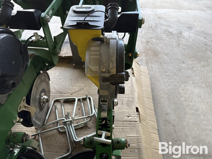 john-deere-planter-row-unit-image-20