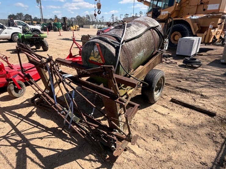 #968-•-300-gallon-sprayer-on-trailer-image-3