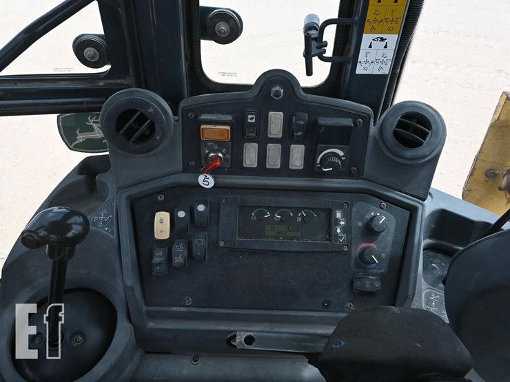 2011-deere-310sj-image-5