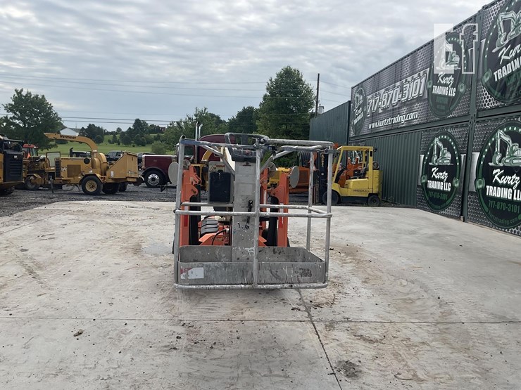 2005-jlg-t350-image-3