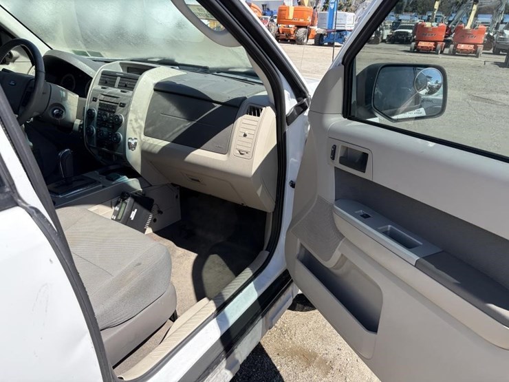 2009-ford-escape-hybrid-image-11