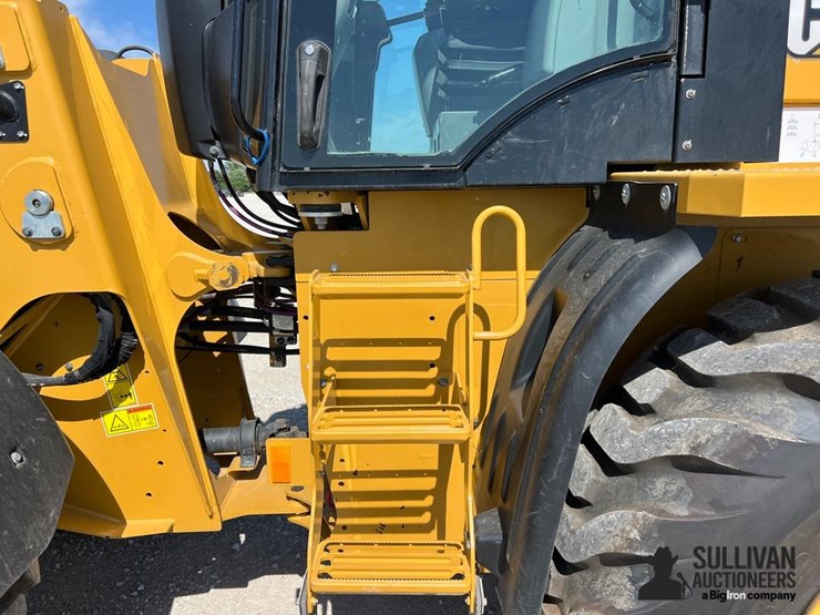 2022-caterpillar-920-image-15