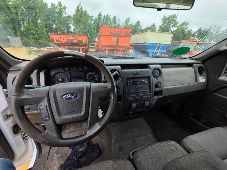 2011-ford-f150-xl-image-13